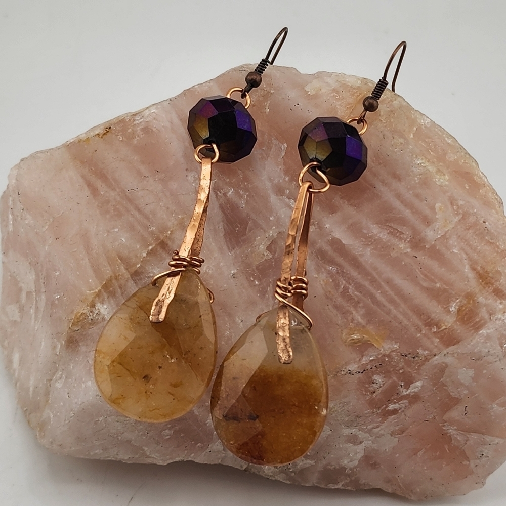 CARNELIAN, CRYSTALS AND COPPER METALS DANGLING EARRINGS - Picture 5 of 11